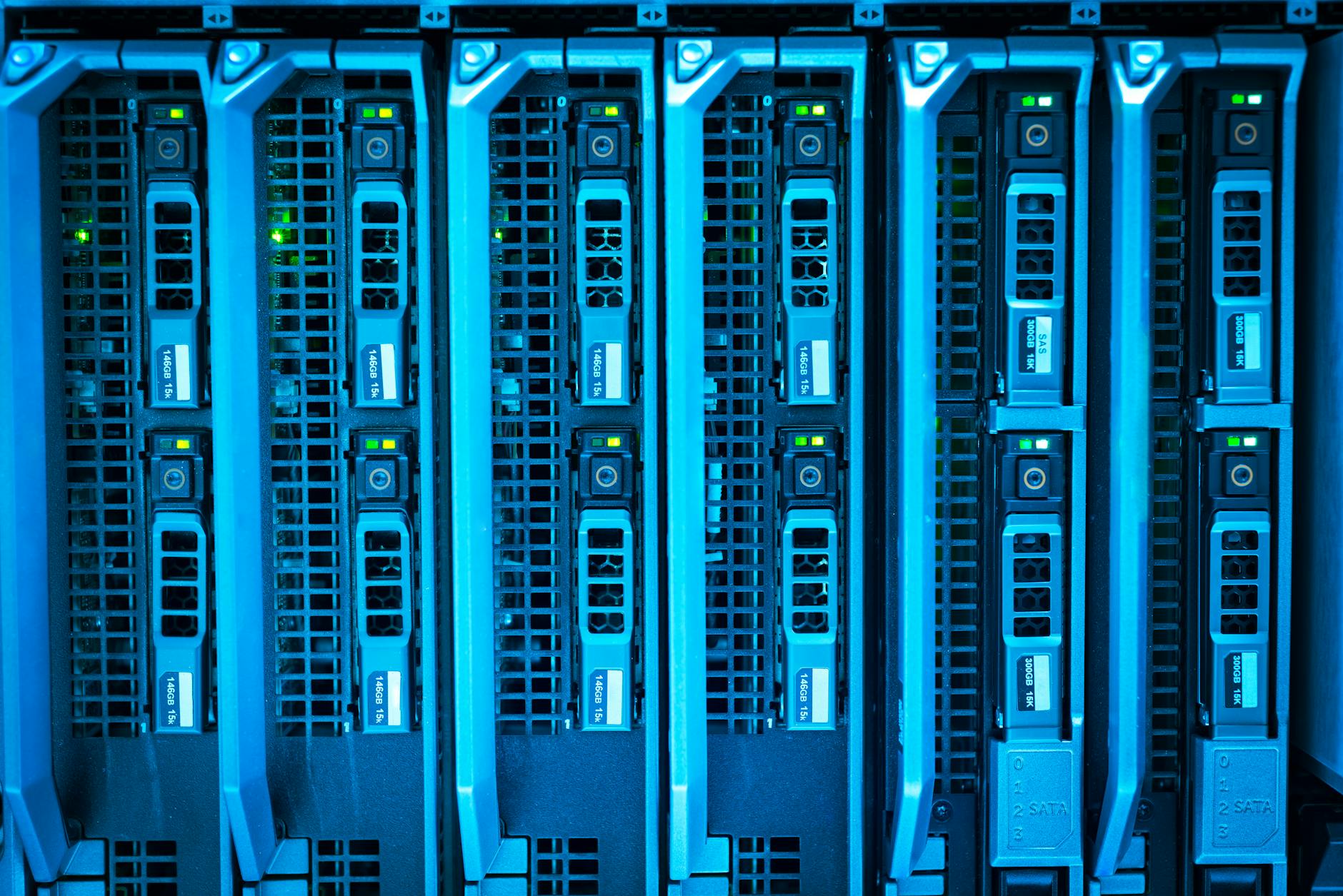 Scalable system architecture with multiple server nodes and load balancing