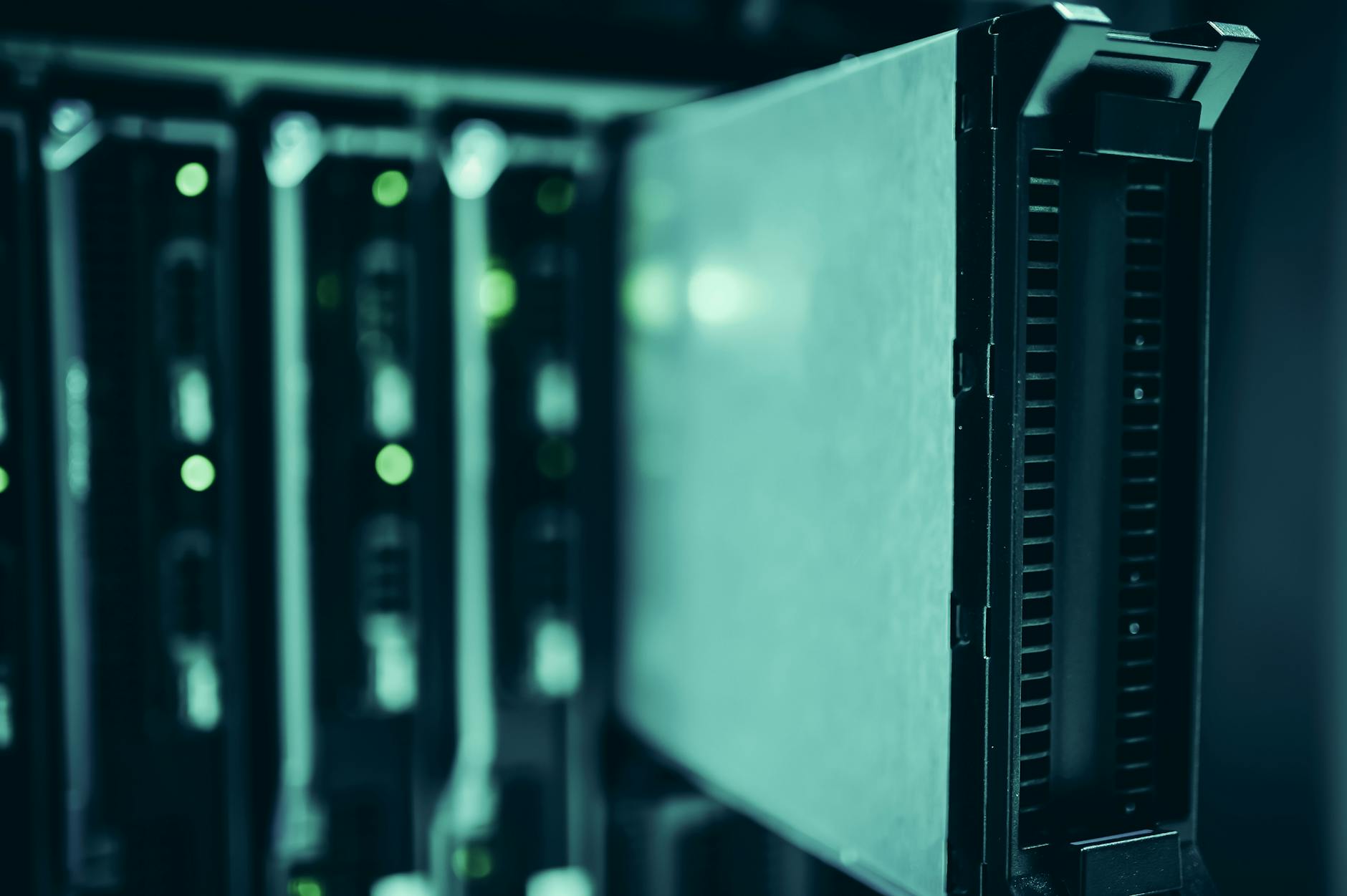 Cloud migration strategy showing lift and shift vs re-architecture comparison